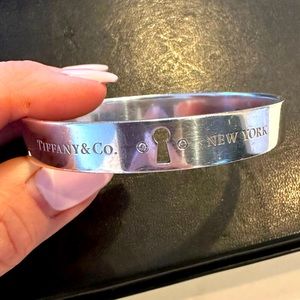 Authentic Tiffany Diamond Keyhole Bangle